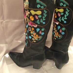 LEATHER COWGIRL BOOTS  WITH COLORFUL EMBROIDERY 7.5
